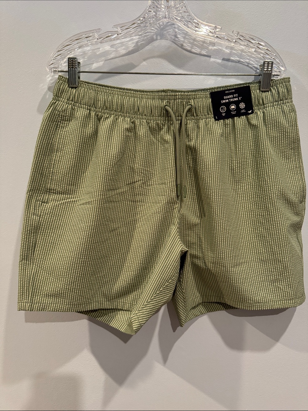 Hollister Men's Seersucker Swim Trunks Board Shorts Green Striped Size L NWT
